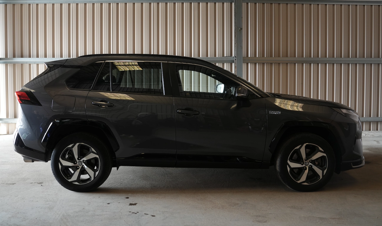 Toyota RAV4 side
