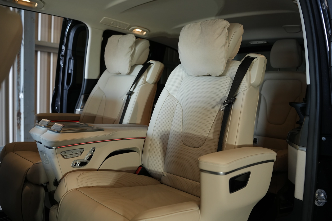 Mercedes V Class interior overview